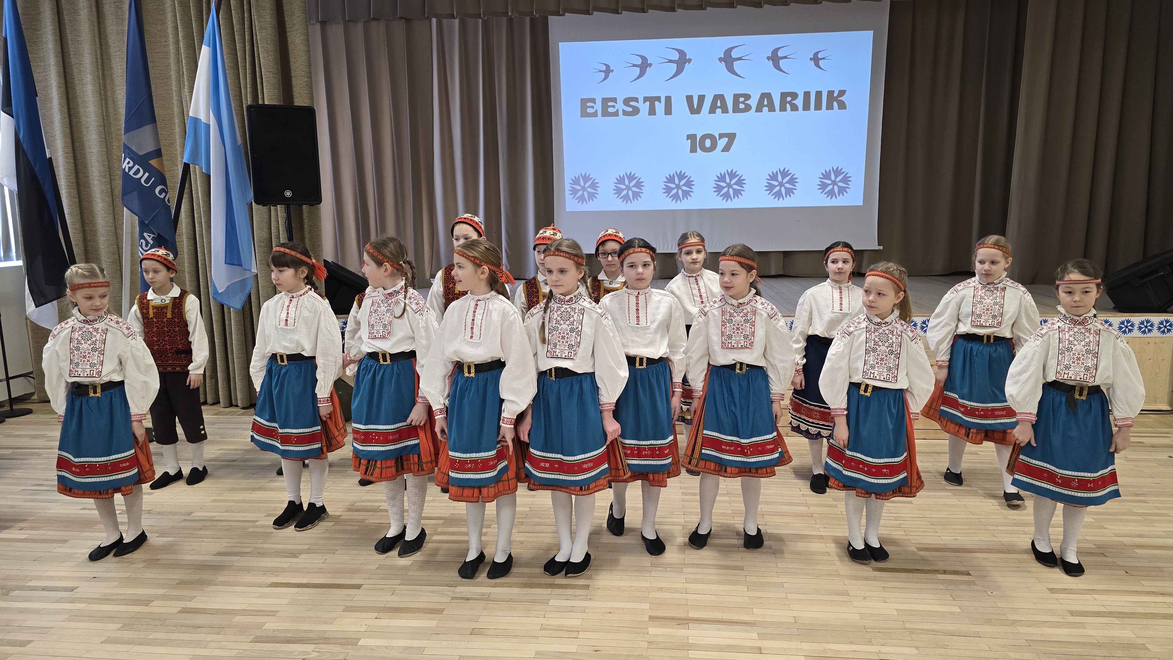Eesti Vabariigi 107. aastapäeva tähistamine Maardu Gümnaasiumis